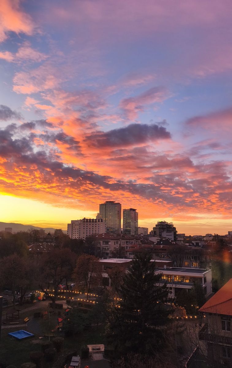 Weather forecasts with beautiful photos by Didi