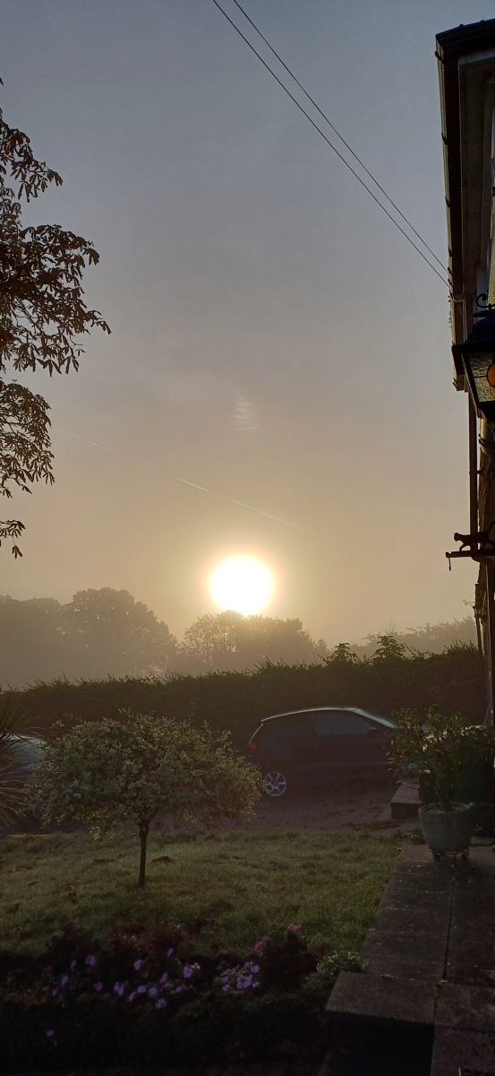 Allingtonの天気写真. Lolliの美しい写真による天気予報