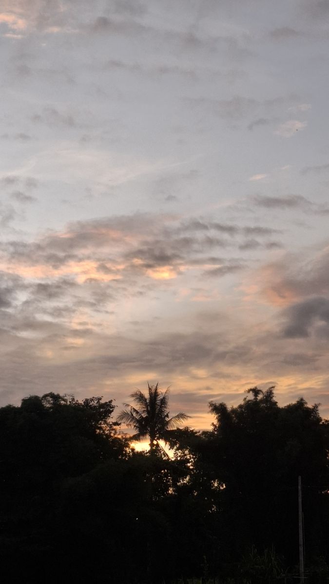 Weather Photos in Thailand. Weather forecasts with beautiful photos by Carl Manchester
