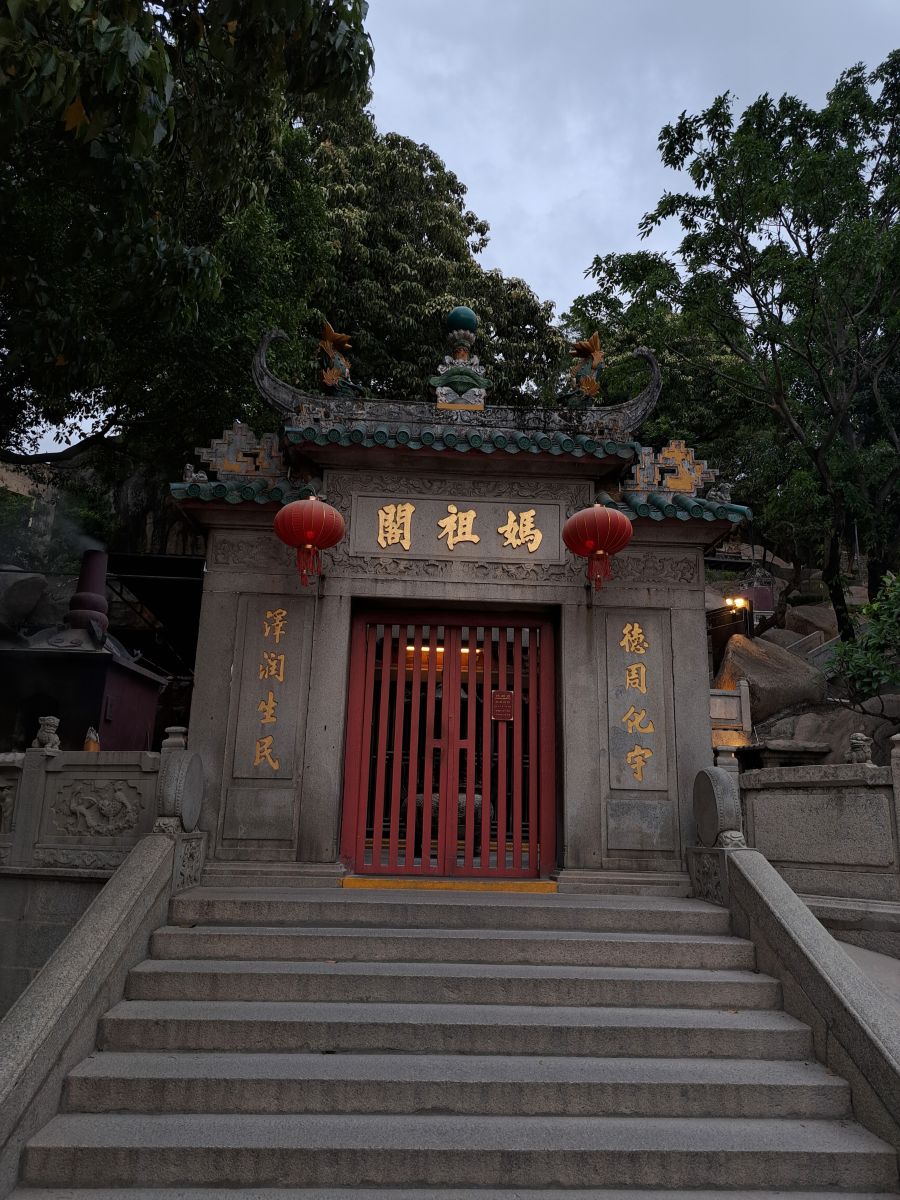 Weather forecasts with beautiful photos by NikolausMinas