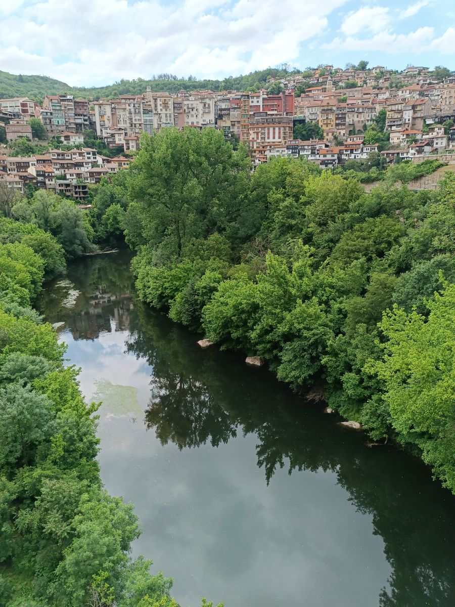 Weather Photos in Veliko Tarnovo. Weather forecasts with beautiful photos by Roxy