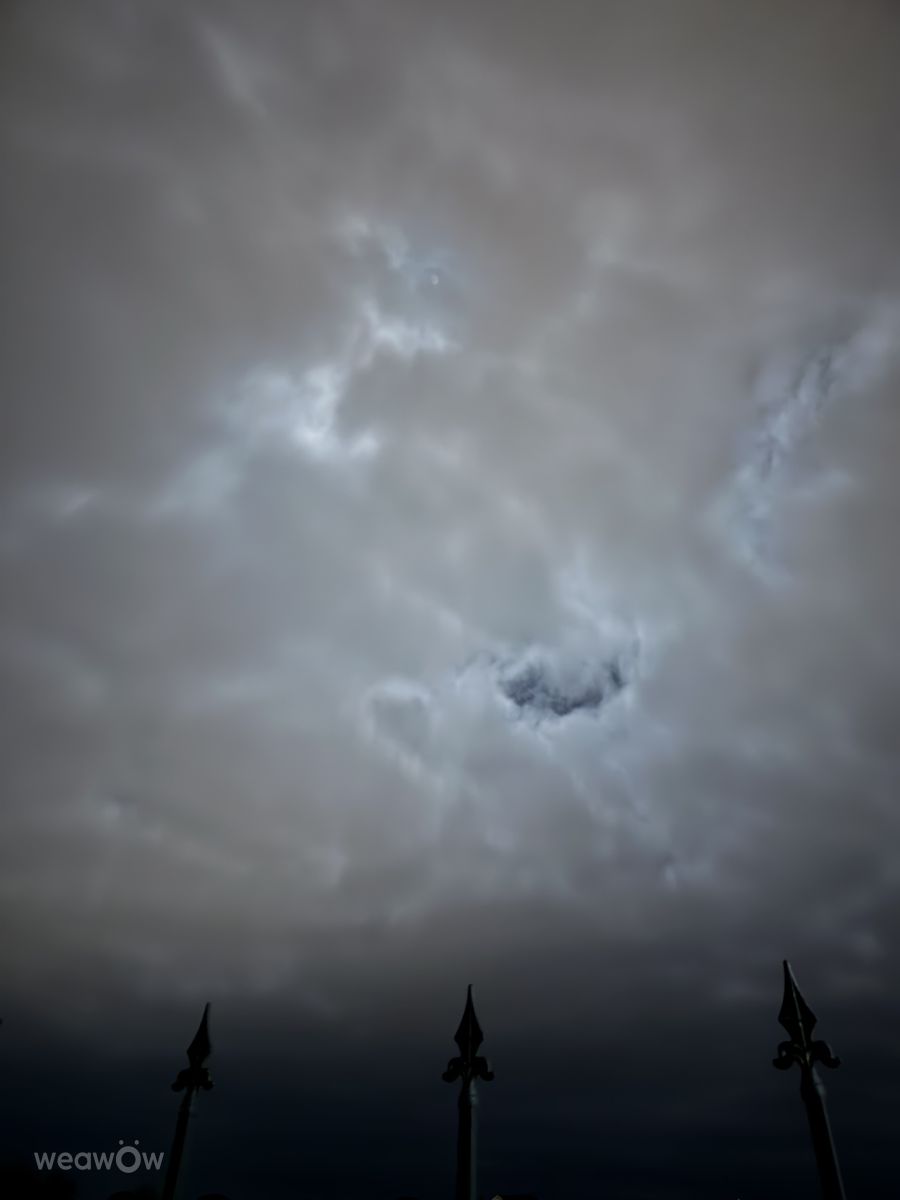 Fotografos Elena Chayka, Fotos do tempo em Vulytsia Henerala Bocharova - Weawow