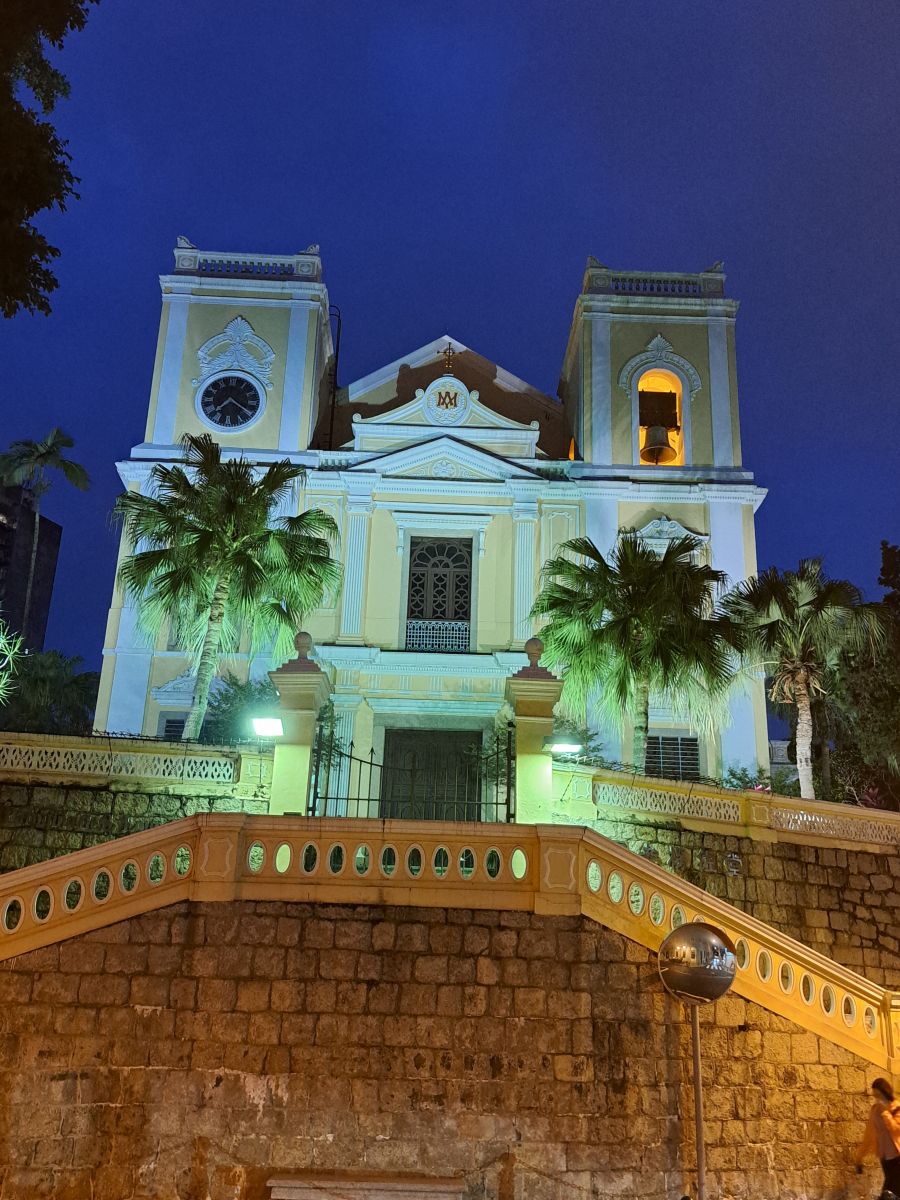 Weather forecasts with beautiful photos by NikolausMinas