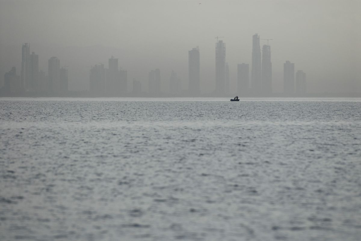 Weather forecasts with beautiful photos by Leonem