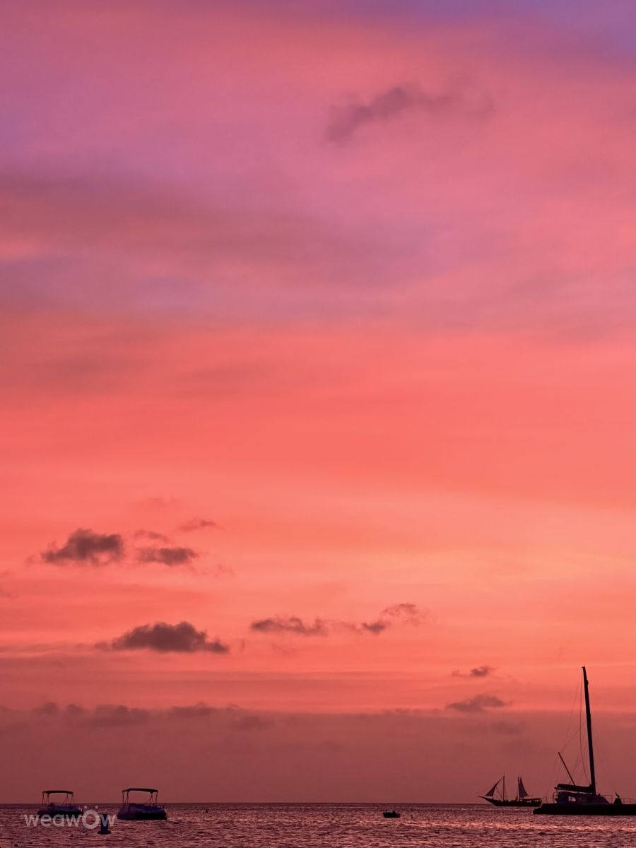 Weather forecasts with beautiful photos by CheckeredFlag