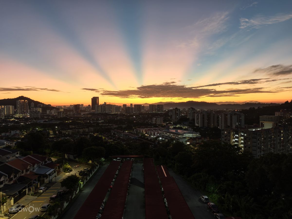 Weather forecasts with beautiful photos by airypotty_1