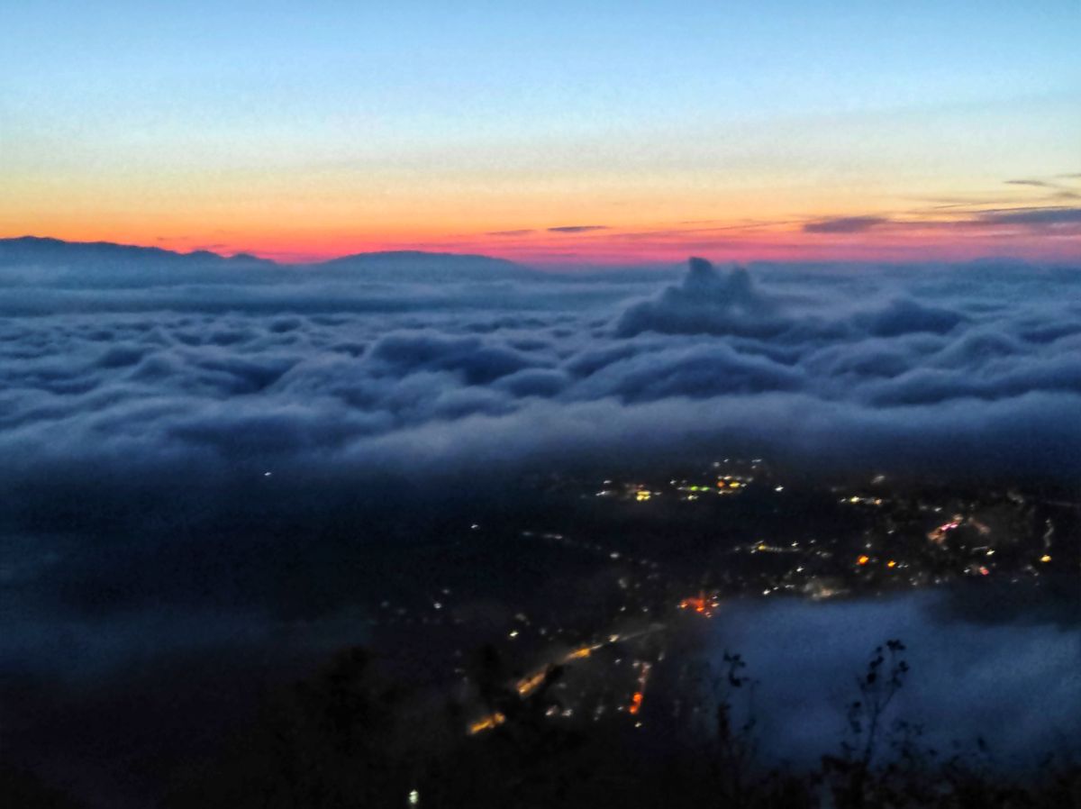 Weather forecasts with beautiful photos by Buros