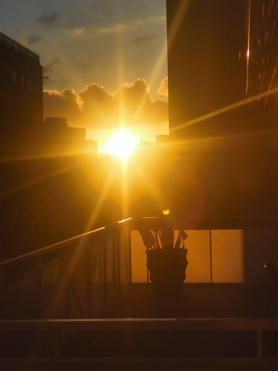 Photographer CalligraphyELA, Weather Photos in Castelldefels - Weawow