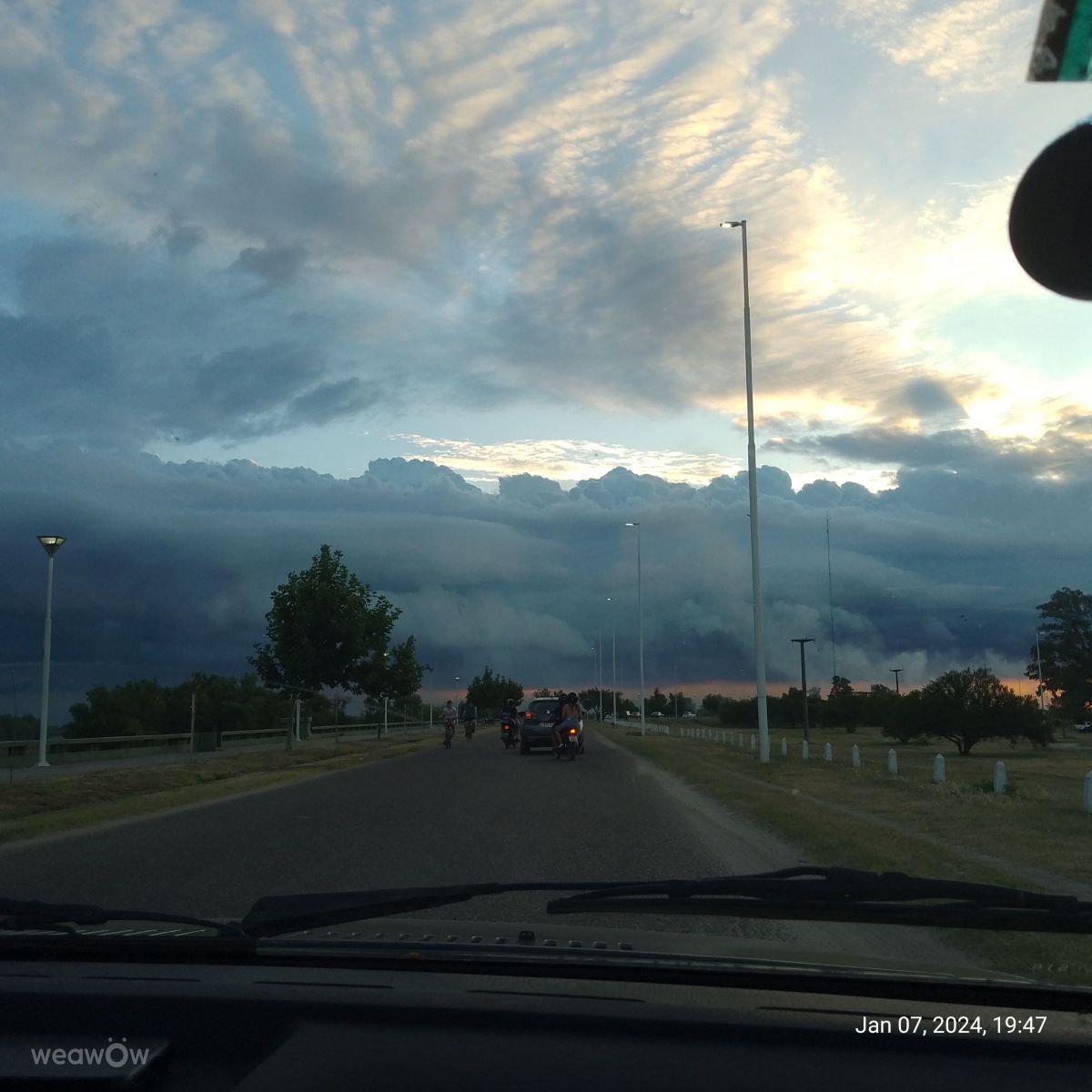 Trafikk. Værvarsel med vakre bilder av Cande Celié Bilder i Gualeguay