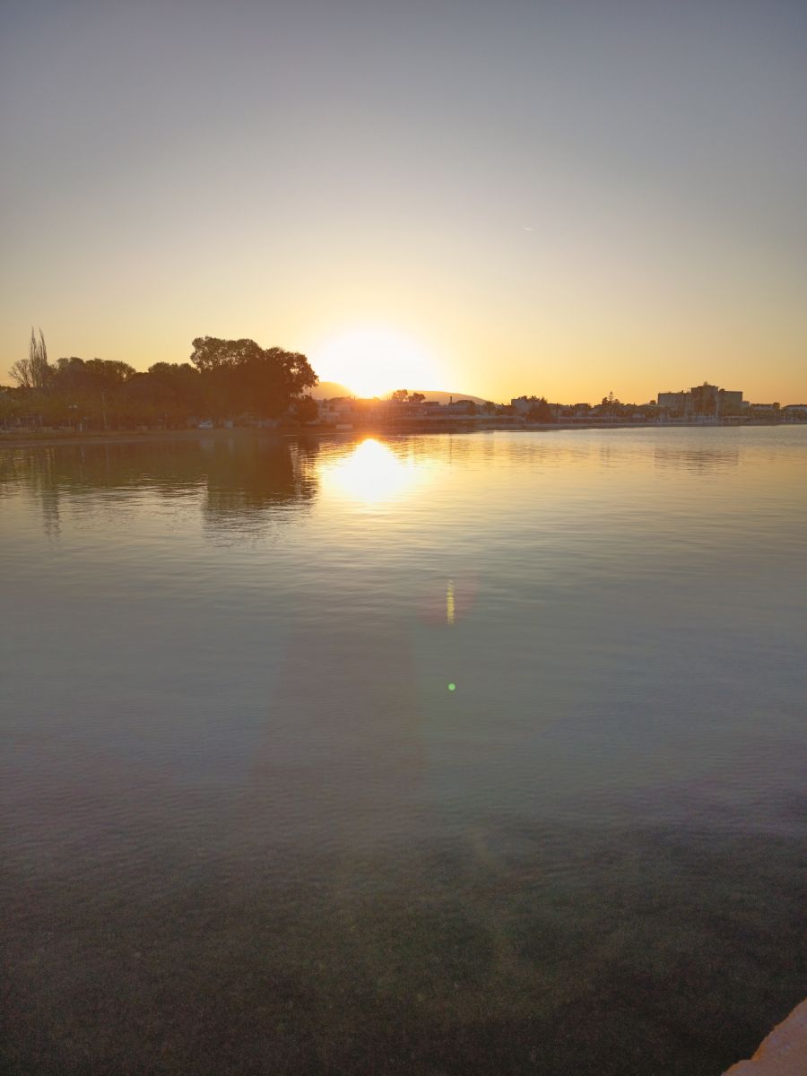 Weather Photos in Central Greece. Weather forecasts with beautiful photos by atomo