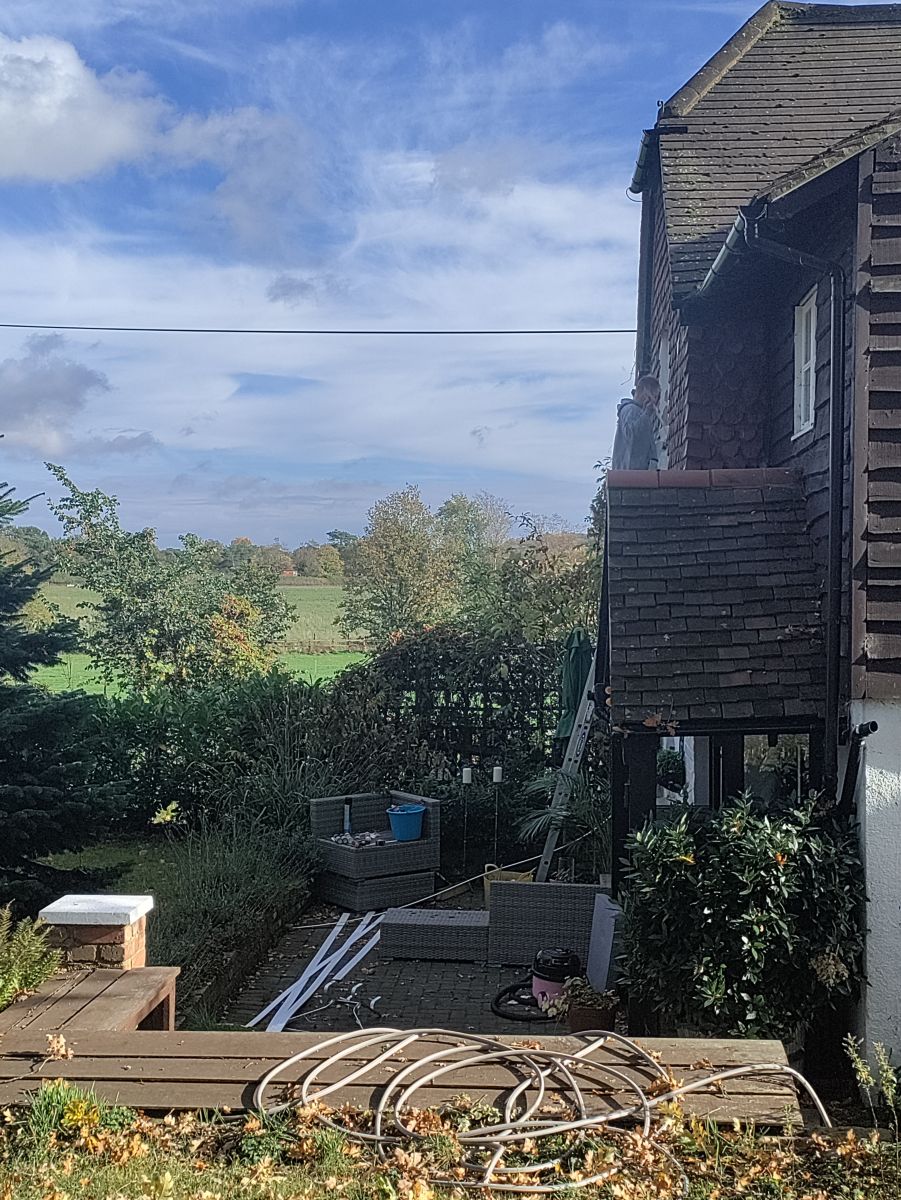 Weather Photos in Lyne Lane. Weather forecasts with beautiful photos by Petewhites