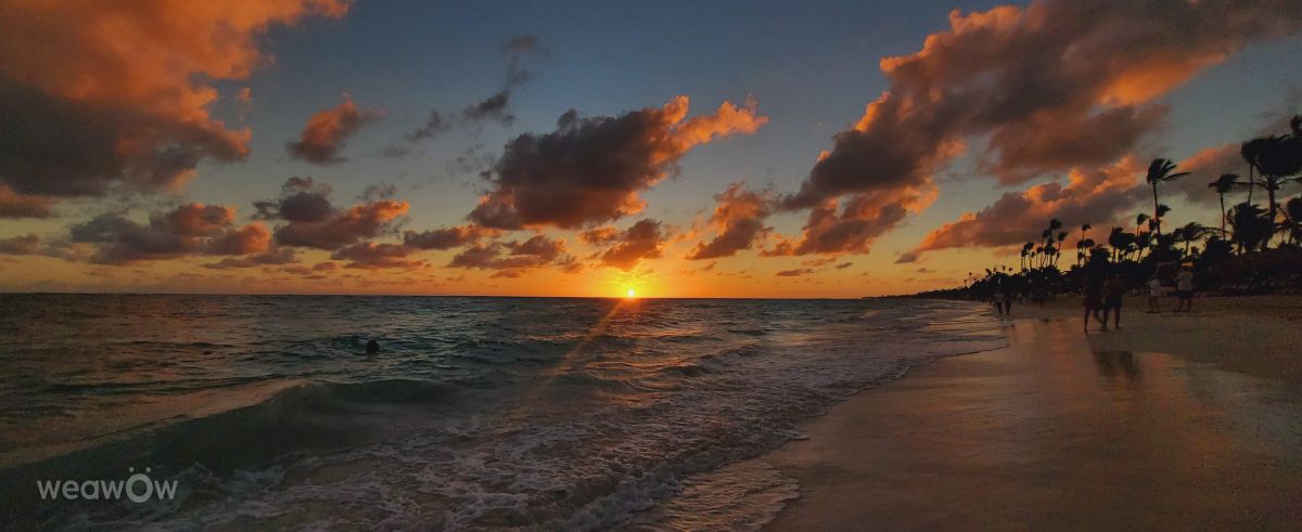 Weather forecasts with beautiful photos by NaomiElena