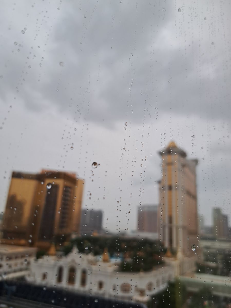 Weather forecasts with beautiful photos by NikolausMinas