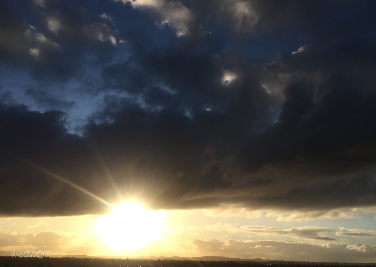 Weather Photos in New Zealand. Weather forecasts with beautiful photos by Cloudscapes
