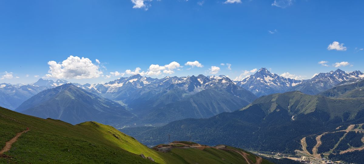 Karachayevo-Cherkesiyaの天気写真. Еленачкаの美しい写真による天気予報