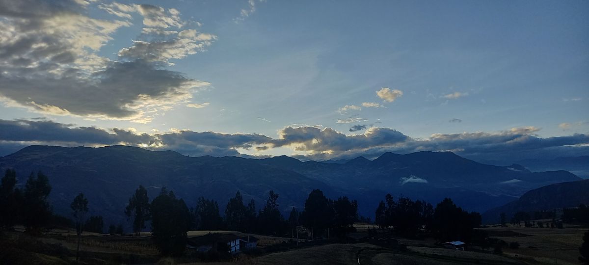 Weather. Weather forecasts with beautiful photos by Ulices Photos in Santiago de Chuco