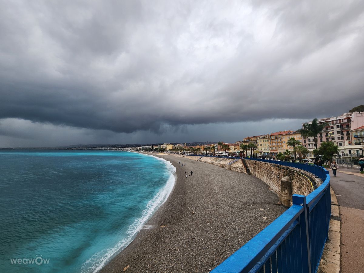 Weather forecasts with beautiful photos by UTASP