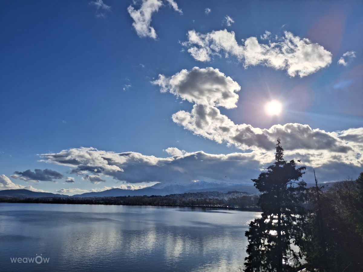 Ioánninaの天気写真. Dawny Millsの美しい写真による天気予報