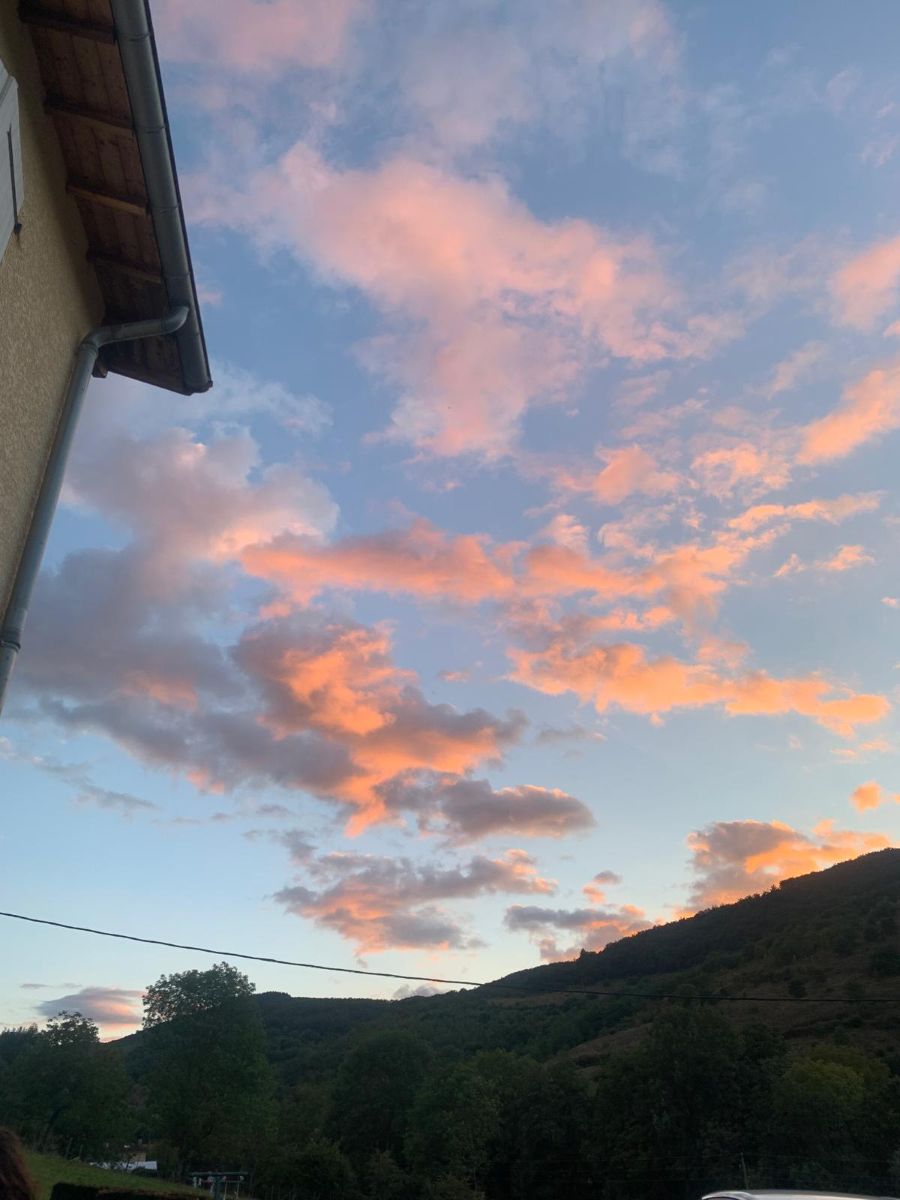 Weather Photos in Beaujolais. Weather forecasts with beautiful photos by Andbot_