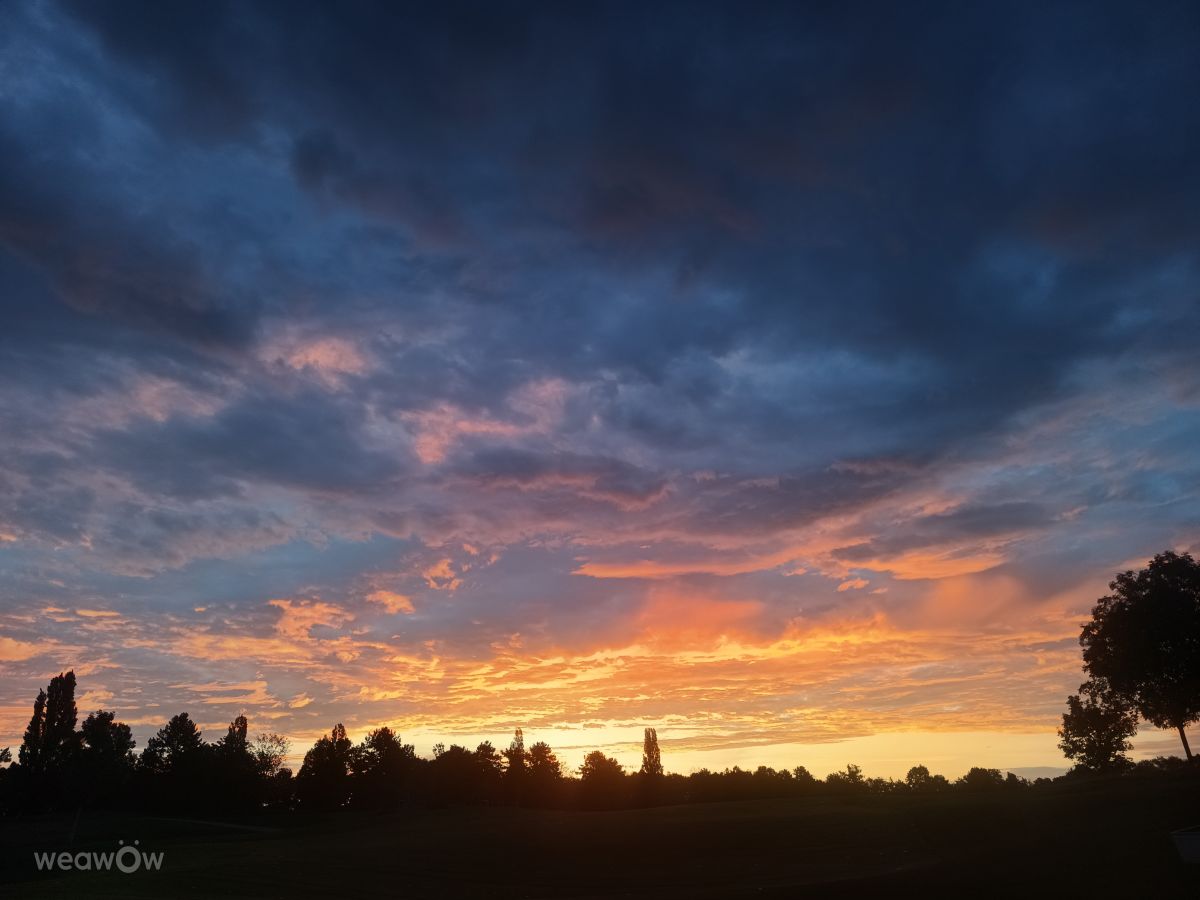 Weather Photos in Oberwaltersdorf. Weather forecasts with beautiful photos by Kripo
