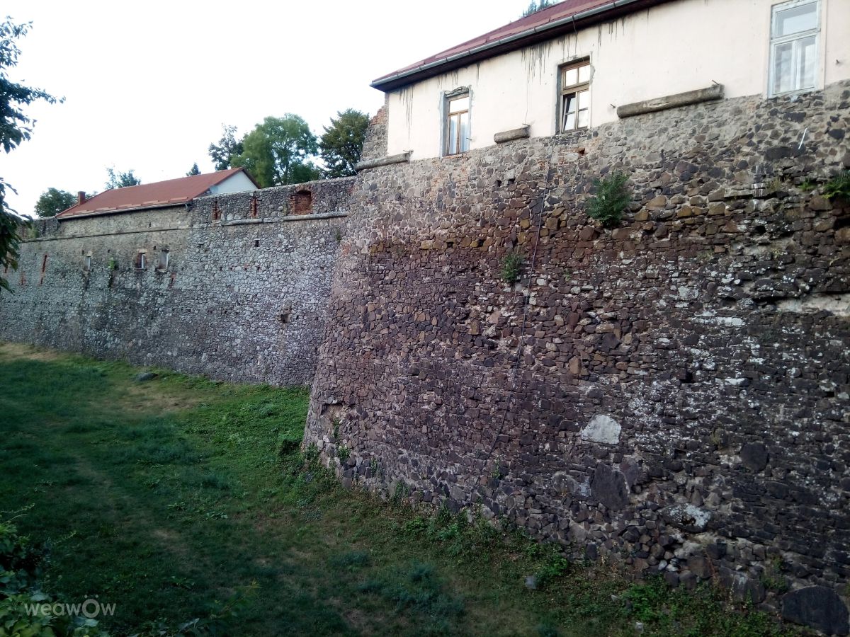 Fotografos ehdd, Fotos do tempo em Uzhgorod - Weawow