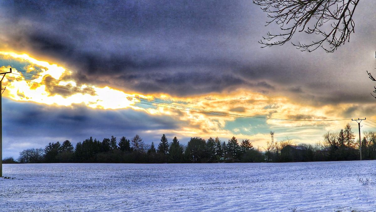 Weather Photos in Úvaly. Weather forecasts with beautiful photos by George Popo