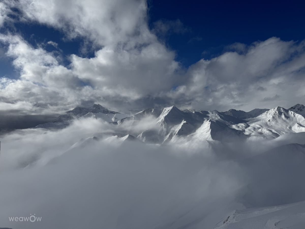 Photographer Oggy, Weather Photos in Pezidkopf - Weawow