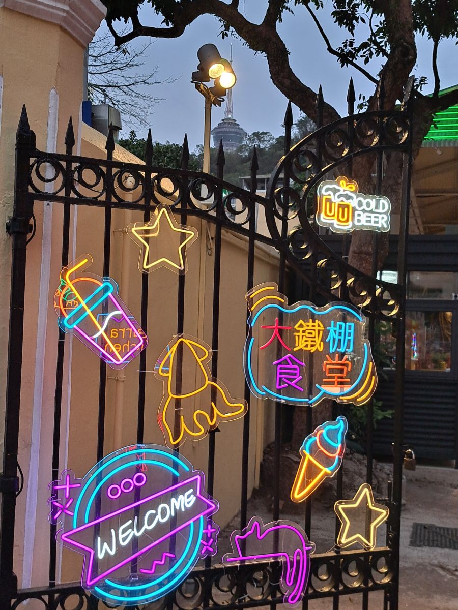 Weather forecasts with beautiful photos by NikolausMinas