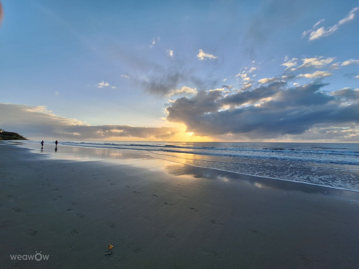 Weather Photos in Port Douglas. Weather forecasts with beautiful photos by bats