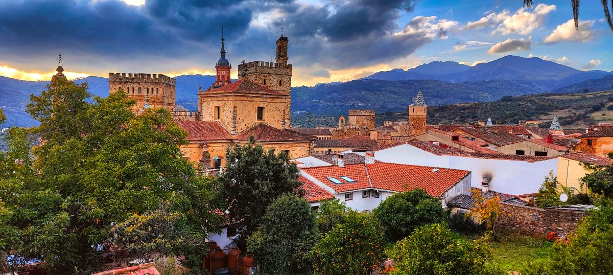 Weather forecasts with beautiful photos by Enylu