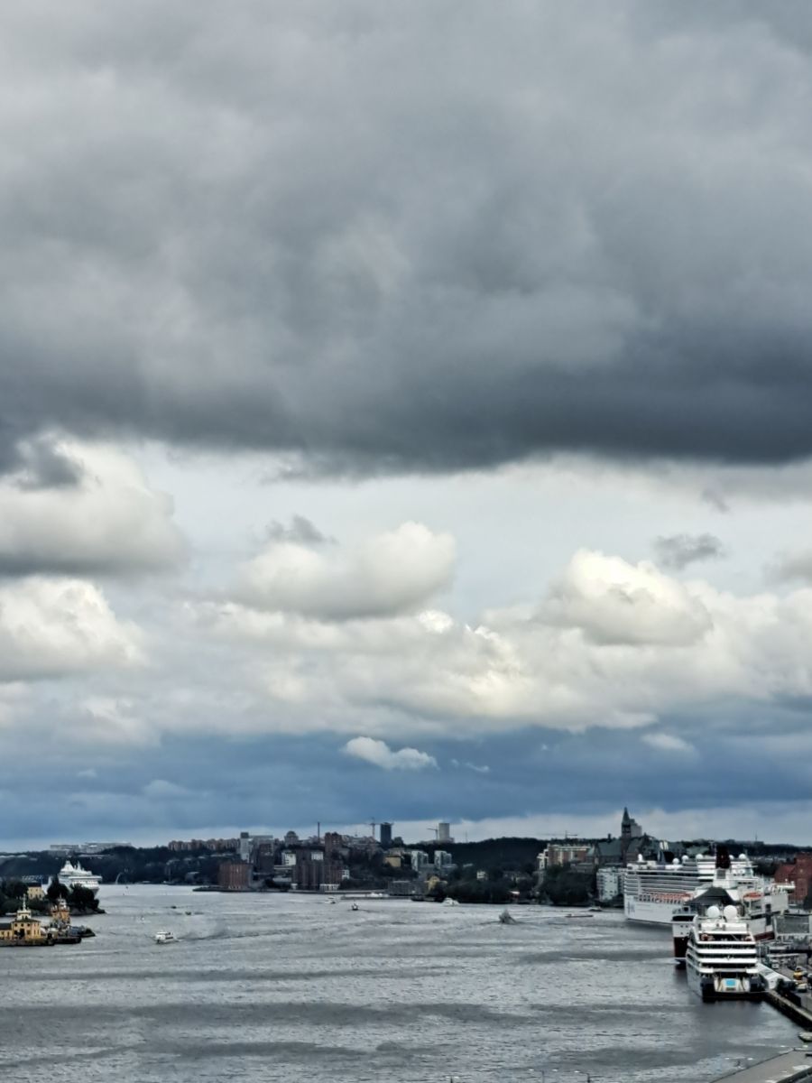Weather Photos in Swedenborgsgatan. Weather forecasts with beautiful photos by NikolausMinas