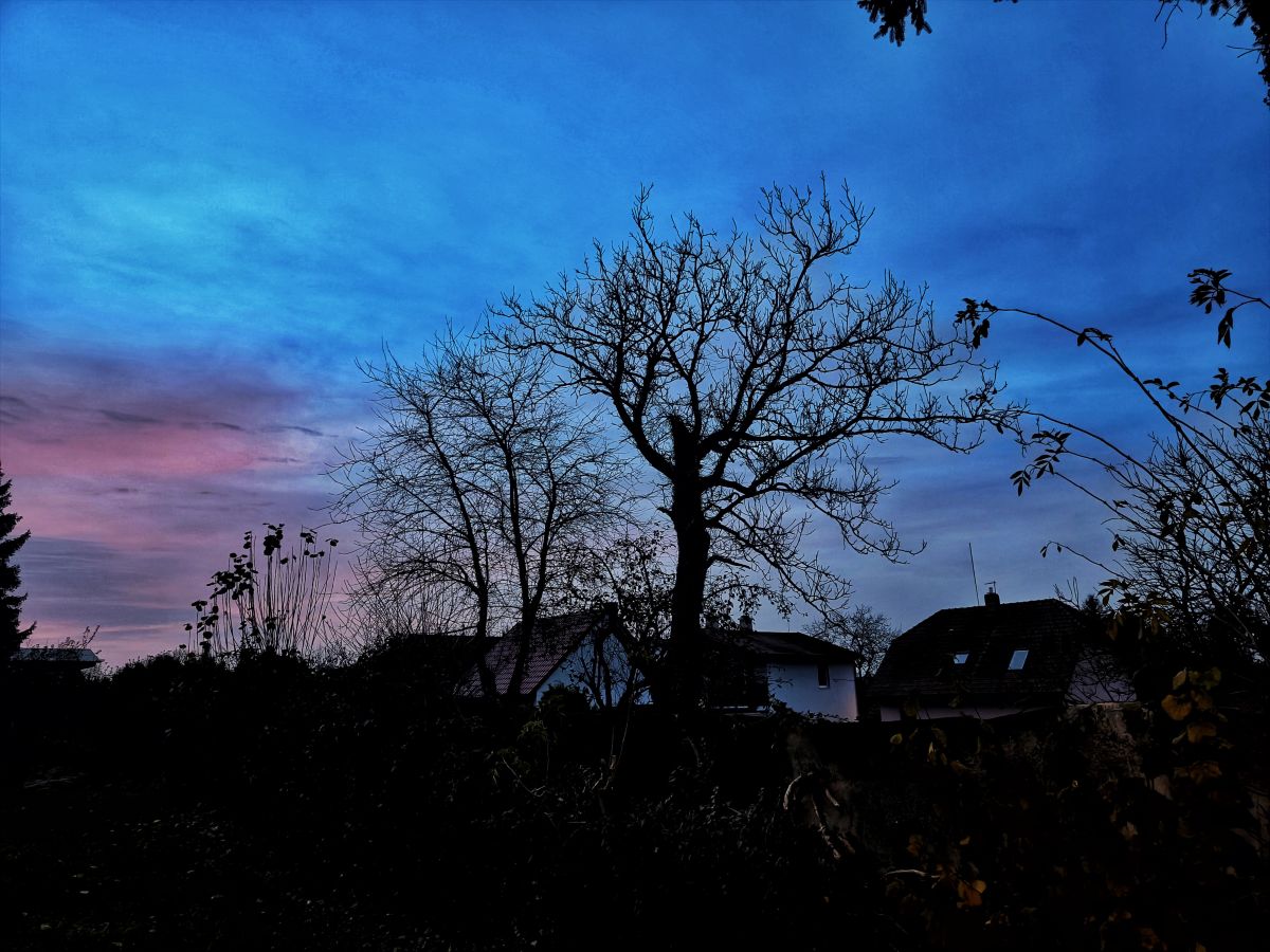 Weather Photos in Úvaly. Weather forecasts with beautiful photos by George Popo