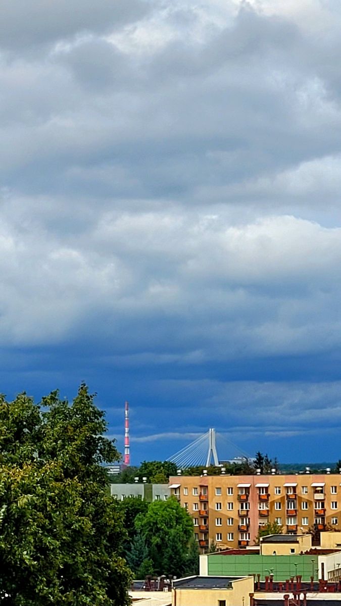 ジェシュフの天気写真. KristofRossoの美しい写真による天気予報