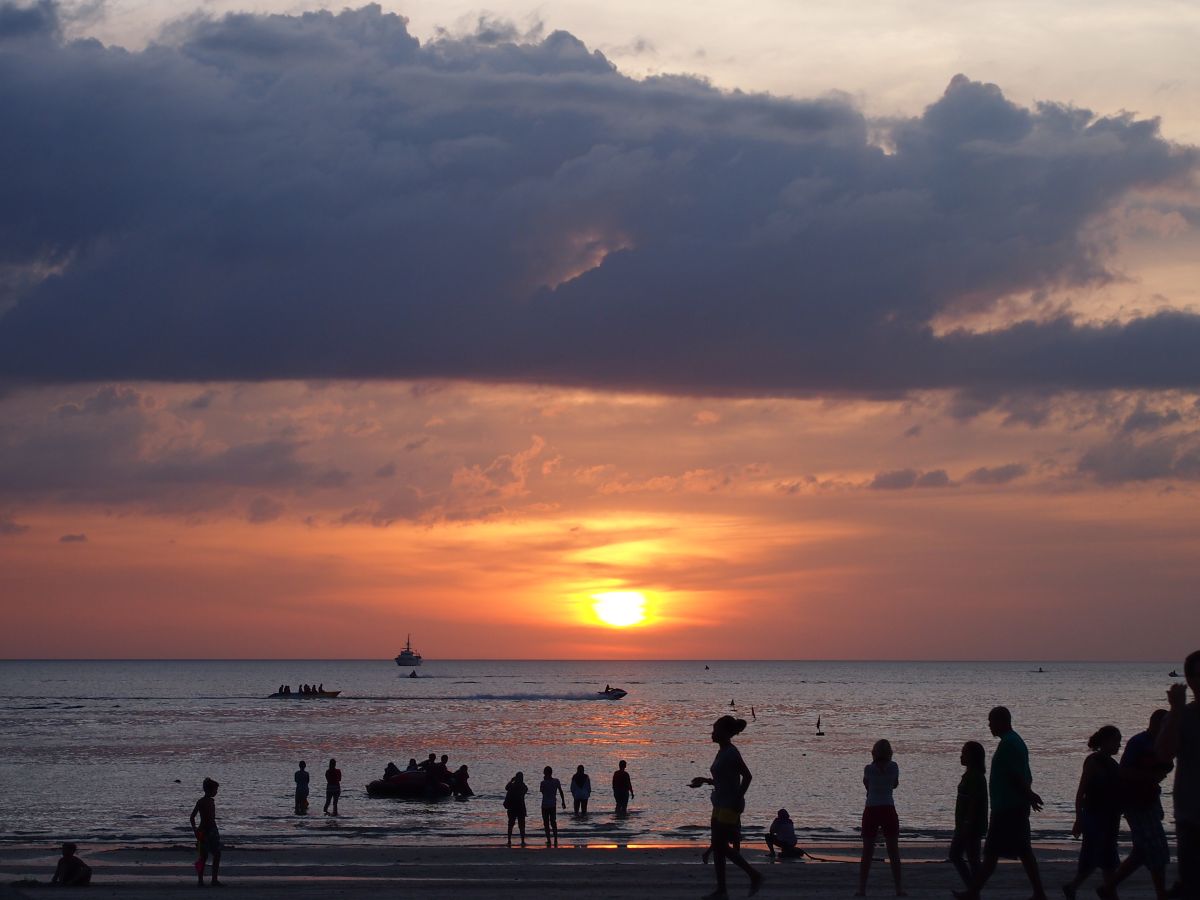 Weather forecasts with beautiful photos by naj522