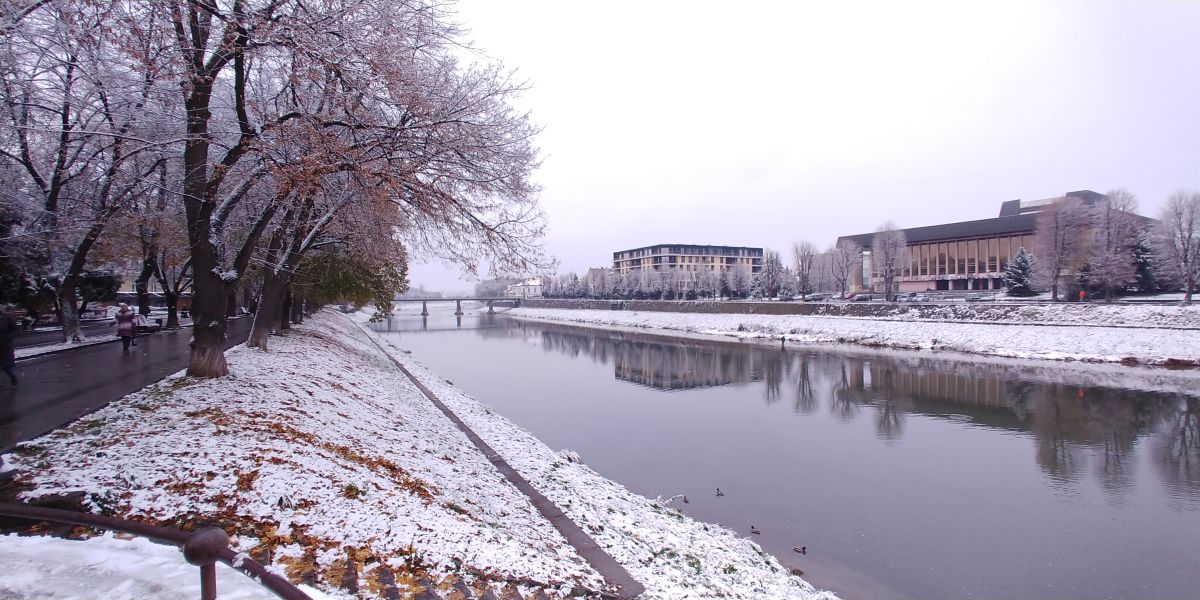 Fotografos AtomAntonio, Fotos do tempo em Uzhgorod - Weawow