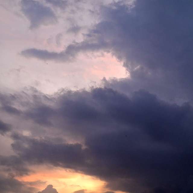 Sun. Weather forecasts with beautiful photos by Wen-ya Huang Photos in Kaohsiung City