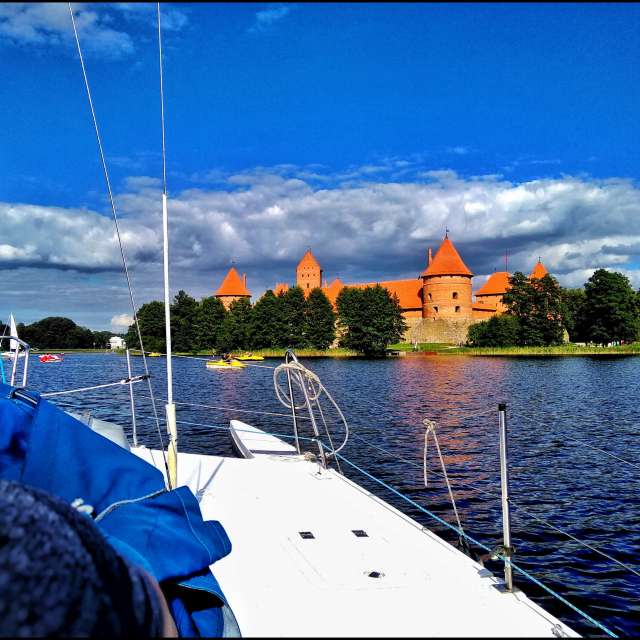 Weather forecasts with beautiful photos by Andrei Andrei