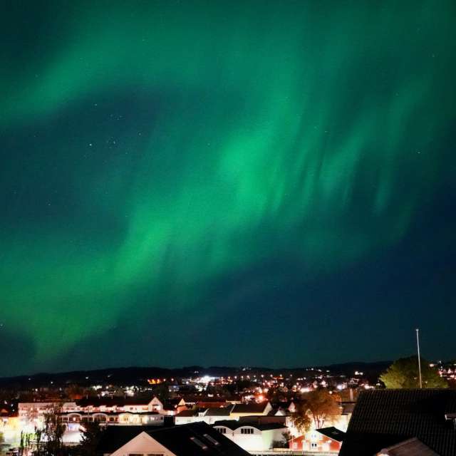 Weather forecasts with beautiful photos by Rozhman Piran