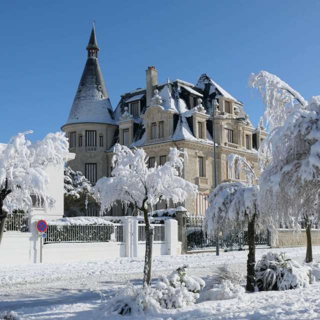 Weather forecasts with beautiful photos by Ninette