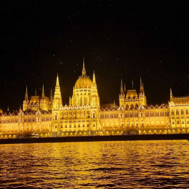 Fotos Castelo. Previsões do tempo com lindas fotos de Schwabbeli em Budapeste