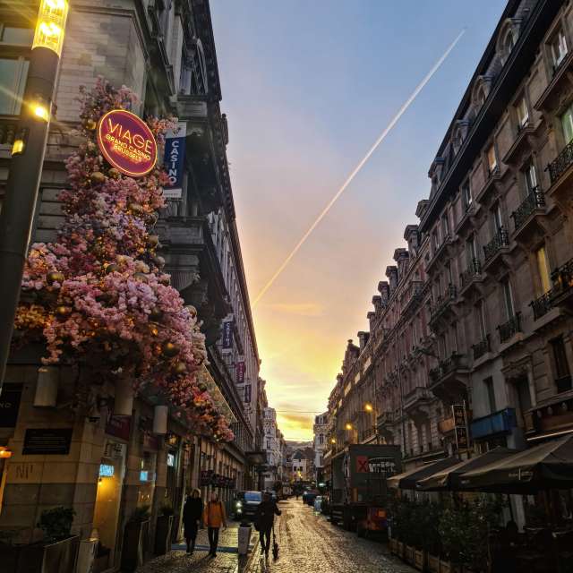 NASTIAの美しい写真による天気予報