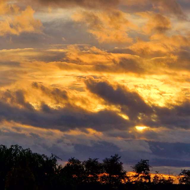 Clouds. Weather forecasts with beautiful photos by Seni Photos in Velbert