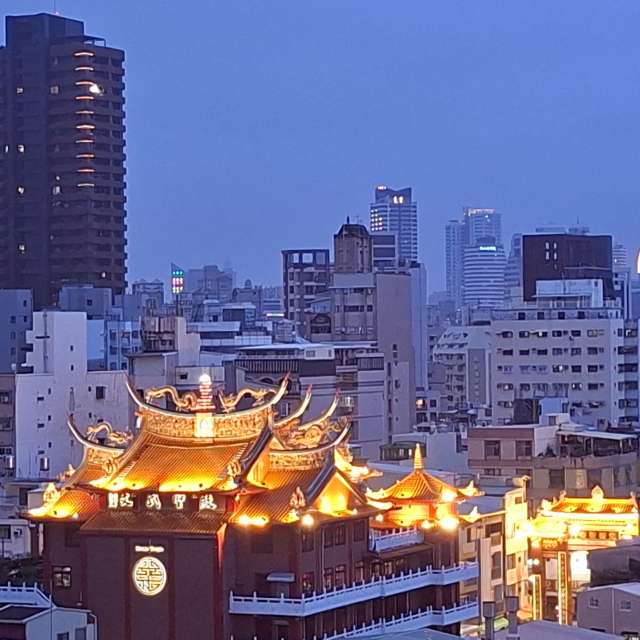 Harbor. Weather forecasts with beautiful photos by Wen-ya Huang Photos in Kaohsiung City