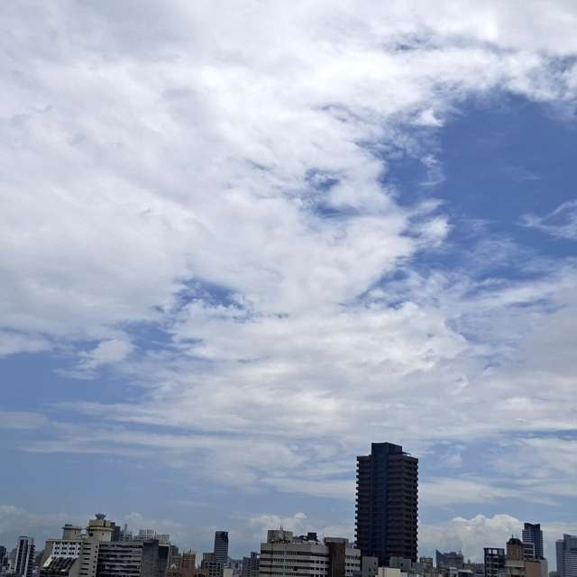 Cloudy. Weather forecasts with beautiful photos by Yvonne Huang Photos in World