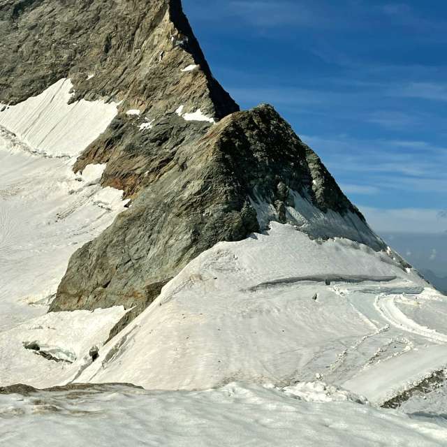 Pronósticos del tiempo con hermosas fotos de Liceul Industrial Busteni