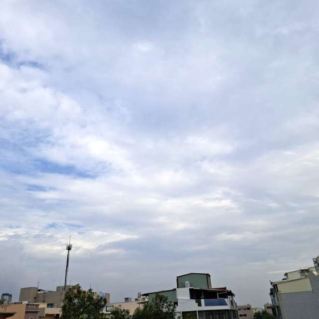 Road. Weather forecasts with beautiful photos by Wen-ya Huang Photos in Kaohsiung City