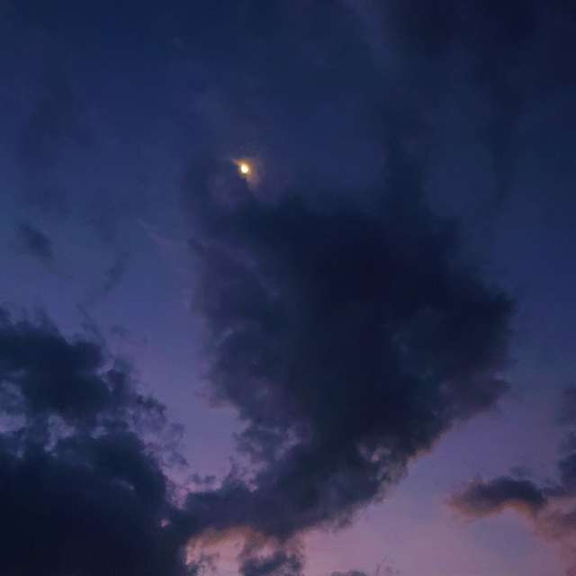 Smoke. Weather forecasts with beautiful photos by Михаил Гавриков Photos in Kharkiv