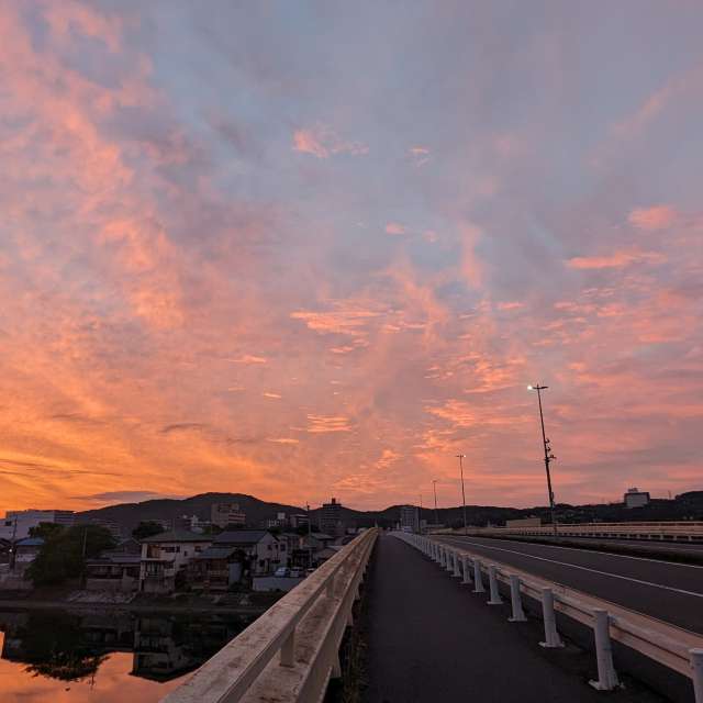 Orange. Weather forecasts with beautiful photos by あさのジジ Photos in Okayama
