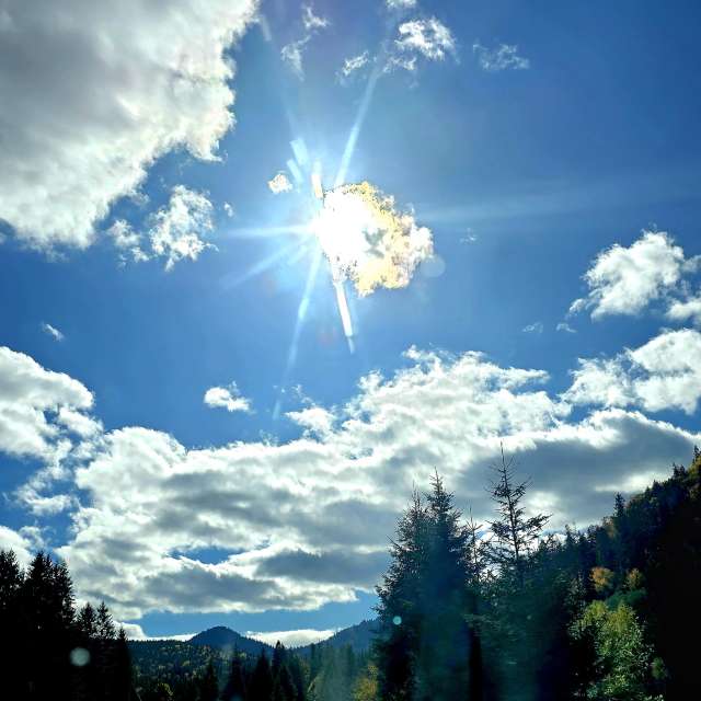 Weather forecasts with beautiful photos by Camelyon