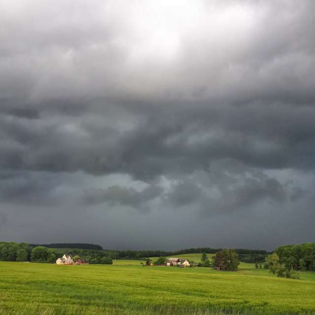 Weather forecasts with beautiful photos by Thobie
